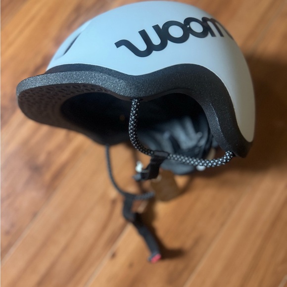 NWT Woom Ready Kids' Helmet - Medium Black and White - Picture 7 of 11